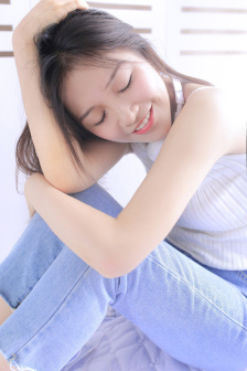 年轻的小姨子